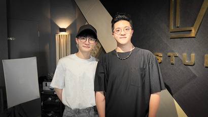 周深 · LA Studio录制现场